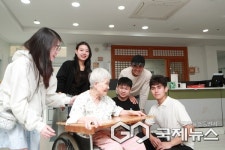 군장대 유학생들, 요양시설 현장실습으로 미래 요양보호사 역량 다져