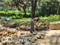 시민 편의·안정성 도모...금강공원 보행환경 개선공사 한창