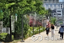 진천군, 덕산 등굣길 폭염대피소 쿨링포그 설치