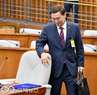 청문회 출석한 이종석 국정원장 후보자