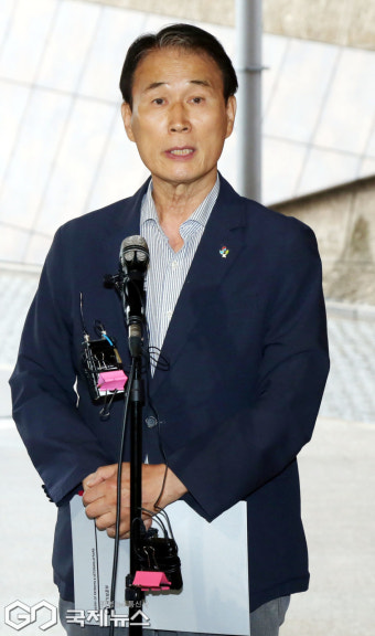 권오을 국가보훈부 장관 후보, 인사청문회 준비 사무실 출근