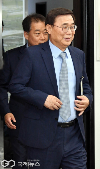 국회 정보위 출석한 이종석 국정원장