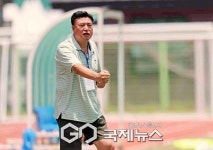 호남고등축구 챔피언 신태인축구센터U18 이문희 총감독, 원팀으로 이룬 값진 우승...팀 가치와 성장을 높일 것