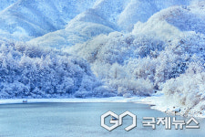(사)한국사진작가협회 안성지부 기획전 사진이 머무는 그 곳 개최