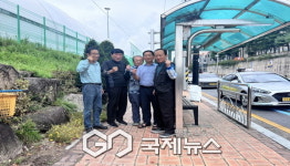 택시기사님들의 마법 손길! 택시승강장에 꽃 웃음 활짝!