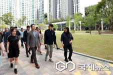 이상일 용인시장, 모현읍 힐스테이트 몬테로이 단지 주민들과 소통버스킹
