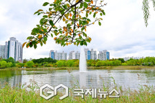 [국제포토] 먹구름 드리운 가을