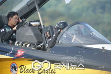 [서울 ADEX 2025] 비행 마친 블랙이글스