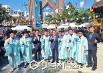 양준욱 전 서울시의장, 어르신의 달 맞아 강동구 곳곳 누벼