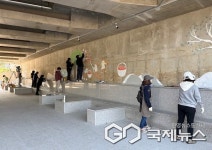 충주시 호암직동 주민자치위, 호암2교 친수공간 벽화 조성