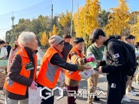 온수어르신복지관, 우신고와 수능 응원…세대 간 따뜻한 교류