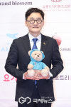 [GJ포토] 한국음악저작권협회 추가열 회장, 테디베어와 함께(테디스 어워즈 2025)