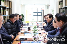 박완수 경남도지사, 창녕군 남지전통시장 방문…전통시장 지원 강조