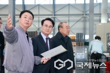 박동식 사천시장, 우주항공국가산단 1호 입주기업 ㈜두원중공업 현장 방문
