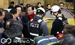 장동혁 대표 텐트 앞 대기하는 구급대원