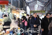 구로구, 설 앞두고 전통시장 찾아 현장 소통