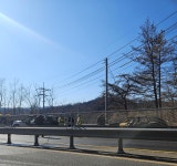 [속보] 영덕~축산 구간서 차량 2대 화재…1대 전복