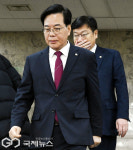 원내대책회의 참석하는 송언석-정점식