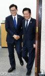 송영길 전 대표 배웅하는 정청래 대표