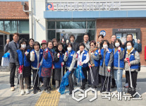 안성3동 주민자치위원회, 금석천 산책로 환경정화 활동 전개
