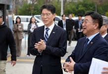 [포토] 윤호중 행안부장관 장성로컬푸드 첨단직매장 방문