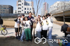 하남 감일 능안천에 왕벚나무 심고, 희망 명찰 달아