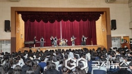 청주 솔밭중학교, 힐링 버스킹 열려