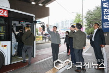 이상일 용인시장, 죽전역 찾아 버스 정류장 등 시민 불편 사항 살펴