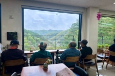 증평군, 장애인의 날 맞아 좌구산 봄나들이 진행