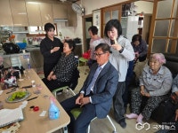 새울본부 홍보부, 울주군 삼남읍 방기마을 장수사진 전달식 가져