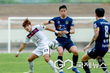 진주시민축구단, 세종SA 4-0 완파...개막 8연승·리그선두 질주