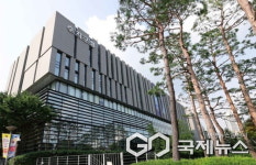 시력 약한 시민 위한 음성낭독 PC…용인 수지구청 민원실에 설치