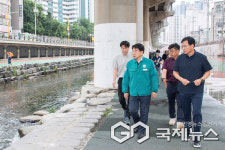 윤일현 금정구청장, 온천천 주민 불편 해소 위한 현장 점검