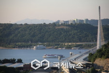 용왕산 스카이워크, 서울 도심 경관 한눈에…노약자·유모차도 OK