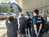 [포토] 내게만 배상 요구 억울해 장애 아들 손잡고 천안시청 찾은 노동자의 눈물