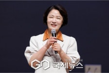 [GJ포토] 수원 경기도청, 간부 대상 성희롱·성폭력 예방교육…추미애 지사 인사