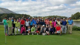 골프도 치고 장학생도 도왔다