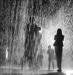 보고 듣는 예술서 오감 체험 예술로