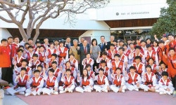 한국 태권도 시범단 OC정부 청사 방문