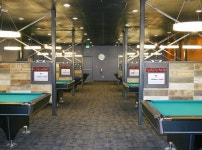 최고급 시설에서 당구게임 즐긴다