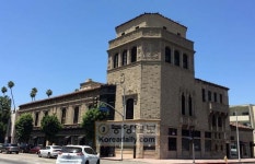 채프먼 파크 스튜디오 970만 달러에 매각