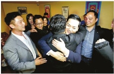  [로버트 안 선전 요인] 결집된 한인표·후원금 역전·자원봉사자 맹활약  