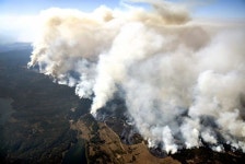  3초 만에 축구장 하나 불태워   