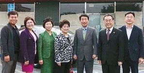  종합회관 건립·참전용사 기념비 사업 돕겠다 