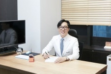  지루성피부염, 증상 완화보다는 근본 원인 치료 필요하다 