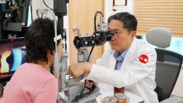  4중 초점렌즈 ‘팬옵틱스’ 노안 백내장 수술 도입한 JC빛소망안과 