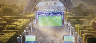  프랑스 나라 전체 들썩…에펠탑 문닫고 거리응원 