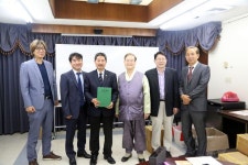  미주 한의학 발전에 힘 보탭니다 한의 단체 8곳에 고려의학 100권 기증 