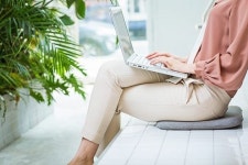  다리 꼬고 앉는 자세 자궁에 적신호…‘프로하이푸’ 특성은? 