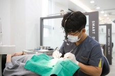  3차원 CT 촬영, 모의수술 진행...임플란트의 발달 